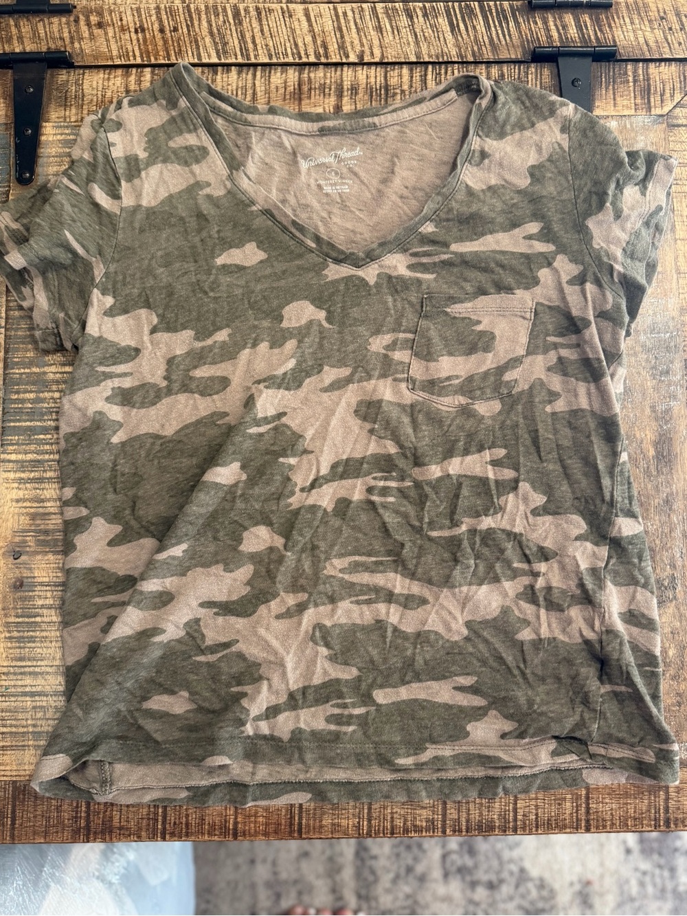 Universal Thread Olive & Taupe Camo V-Neck Pocket Tee
